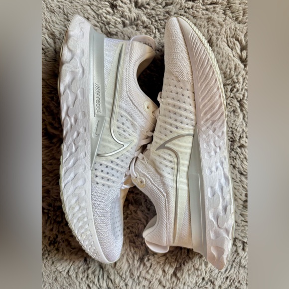 Nike React Infinity White/Grey Trim Sneakers - Picture 4 of 13